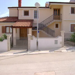Apartment Marianne, Vinkuran
